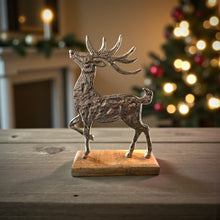 Load image into Gallery viewer, Metal Reindeer Decorations