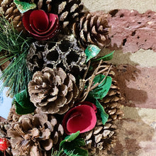 Load image into Gallery viewer, Personalised Gold Glitter Pine and Red Berry Wreath