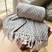 Load image into Gallery viewer, Casablanca Throw - Natural
