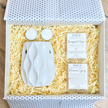 Load image into Gallery viewer, White Wave Wax Melt Burner Gift Box
